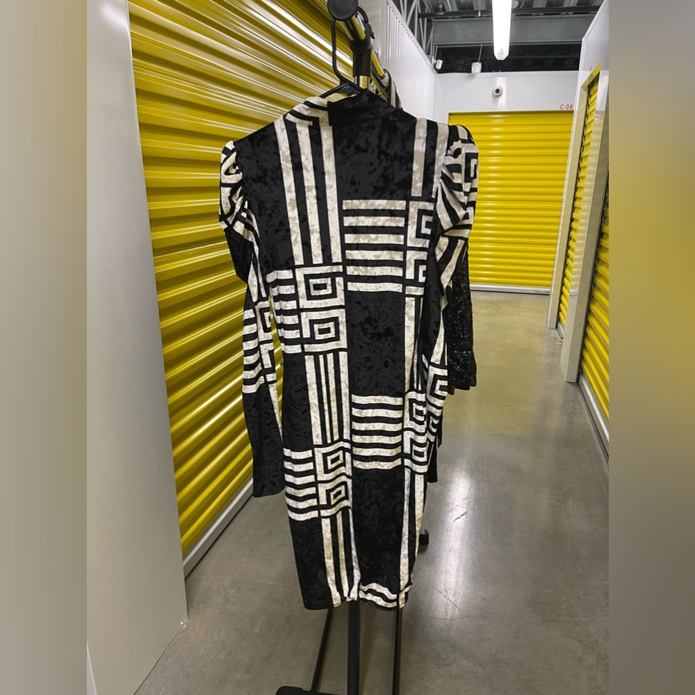 Velvet geometric print dress